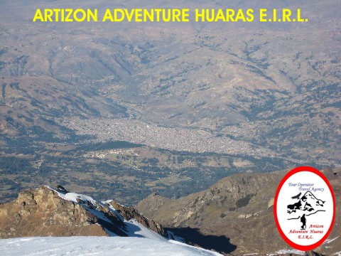 Vista Panormica de Huaraz desde Vallunaraju - Climbing Cordillera Blanca